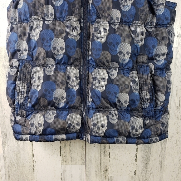 Boys old navy skull gray and blue puffer winter vest size large 10-12 - Picture 3 of 10